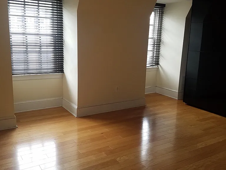 2nd/XL Bedroom with double Ikea wardrobe