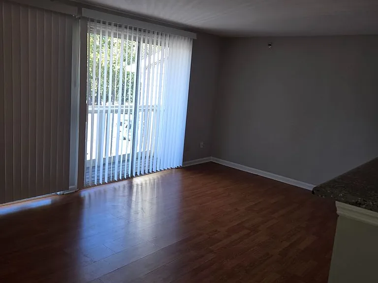 1649 Arlyn Cir #M — Photo 4
