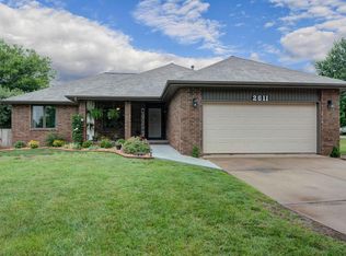 2611 S Eldon Ave, Springfield, MO 65807