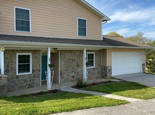 7422 Pelleaux Rd #B, Knoxville, TN 37938