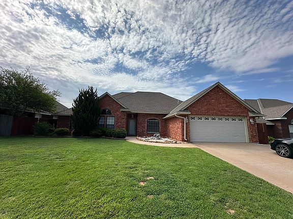 2nd image of 3107 NE Mayflower Ave