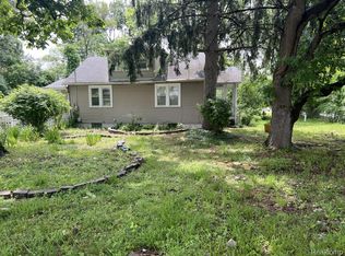 24067 Sargent Ave, Southfield, MI 48033