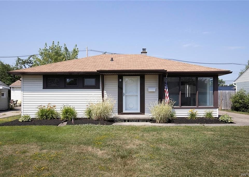 1st image of 566 Montrose Ave