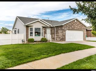 8519 S Laurel Oak Dr, West Jordan, UT 84081