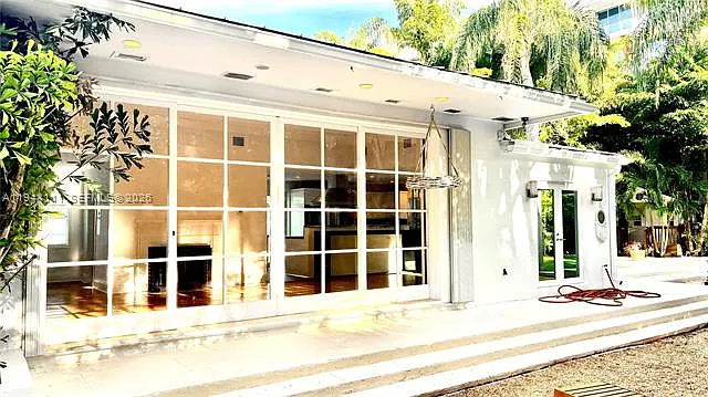 2301 S Miami Ave — Photo 6