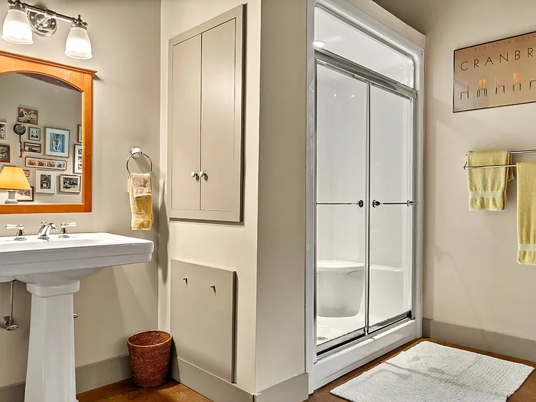 15 Goodrich St — Photo 13