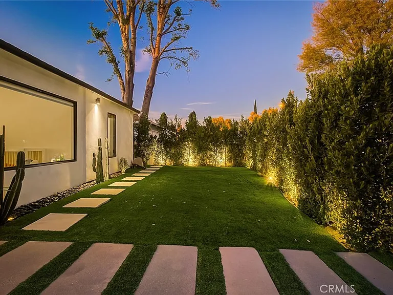 8161 Encino Ave — Photo 5