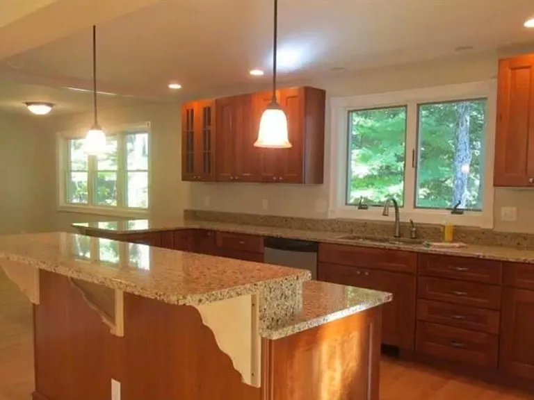 190 Washburn Rd — Photo 10