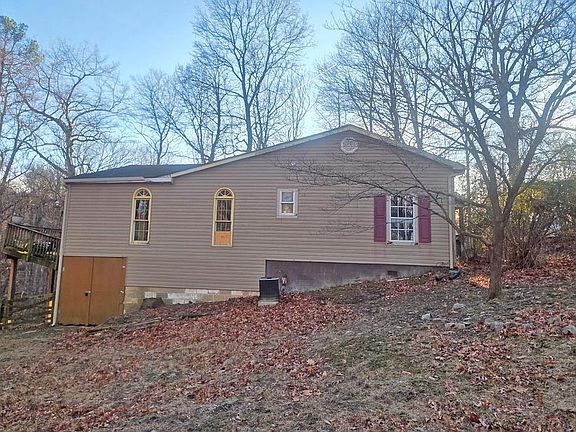 3rd image of 298 Honey Farm Ln