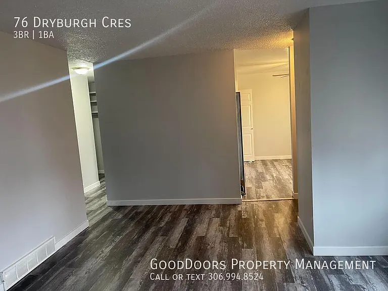 76 Dryburgh Cres — Photo 3