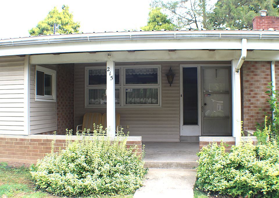 1st image of 215 E Market St #L-0032