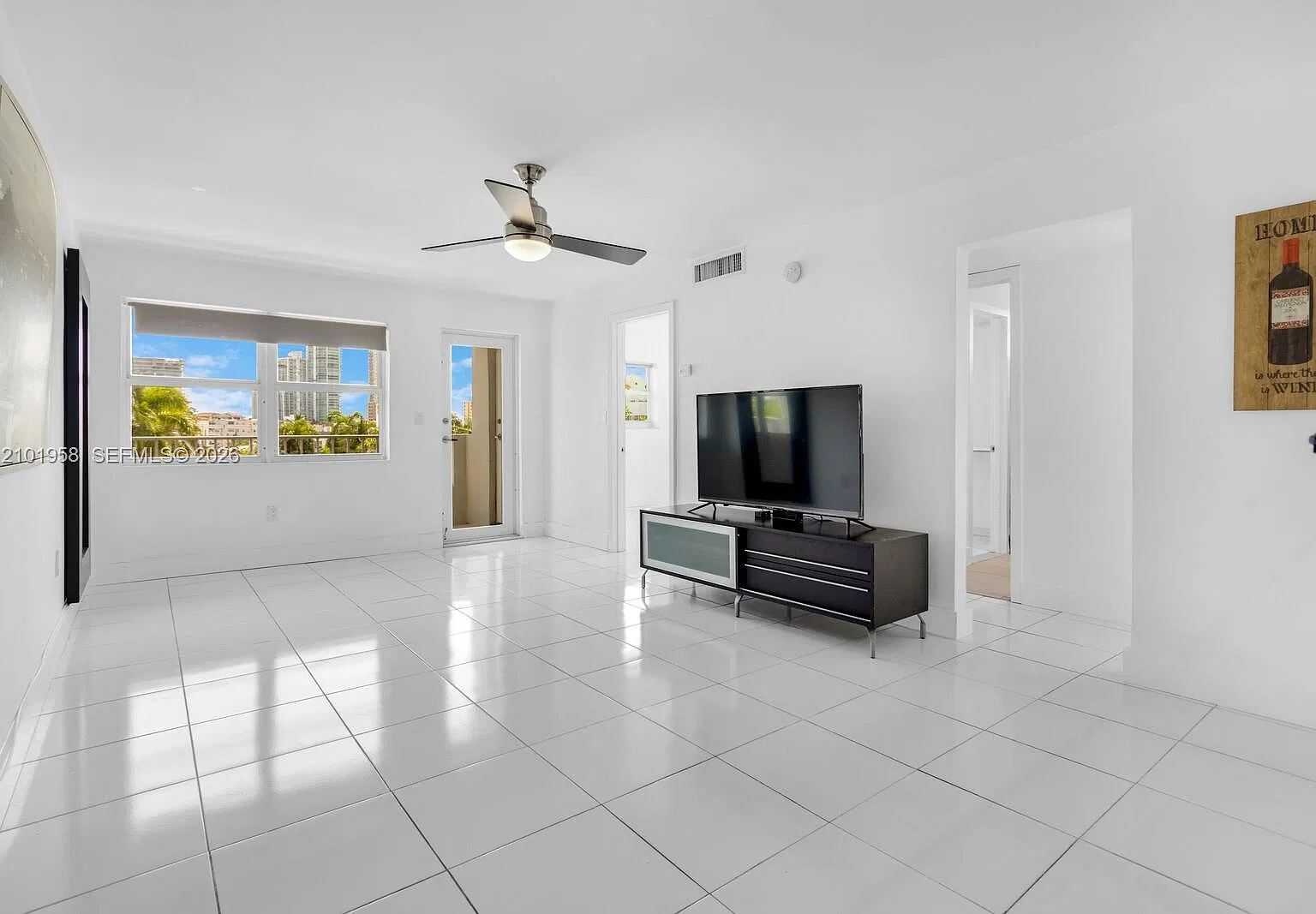 Star Meridian Condo — Photo 4