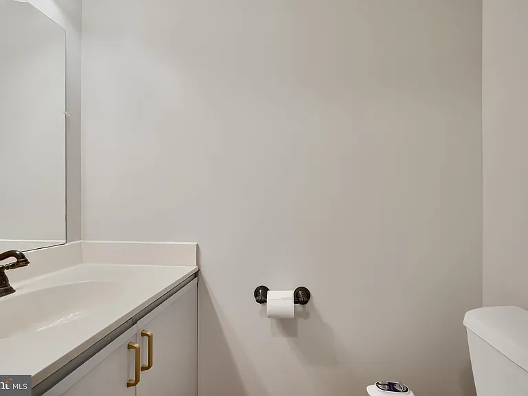 733 Reedy Cir — Photo 13