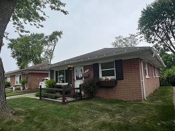 4th image of 1165 E Barrett Ave