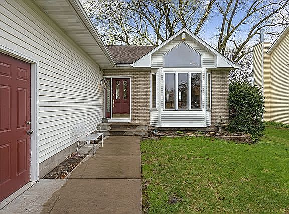 2nd image of 10010 Jackson St NE