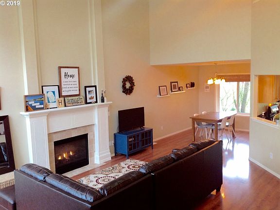 3rd image of 22684 Saunders Dr