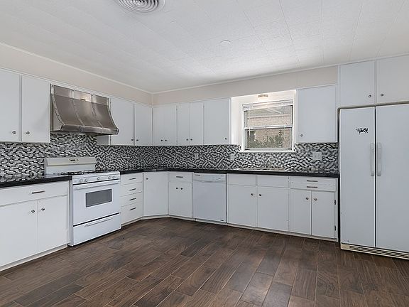 4th image of 707 E San Antonio St