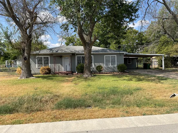 219 Playdium Dr, West, TX 76691
