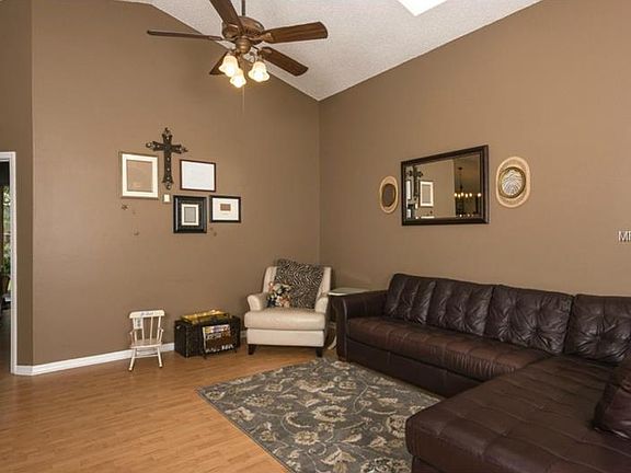5th image of 1064 Kelly Creek Cir