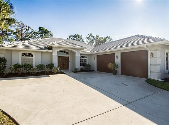 3rd image of 2213 Hampstead Ct
