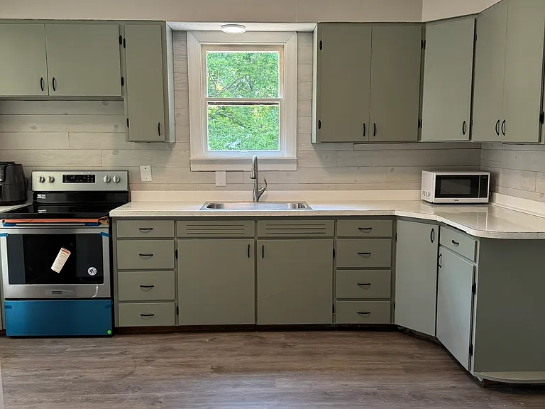908 Troy Rd — Photo 5