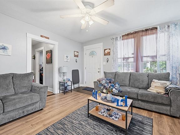 5th image of 160-162 Watkins Ave