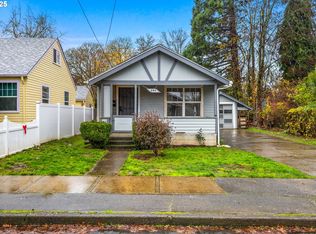 385 24th St NE, Salem, OR