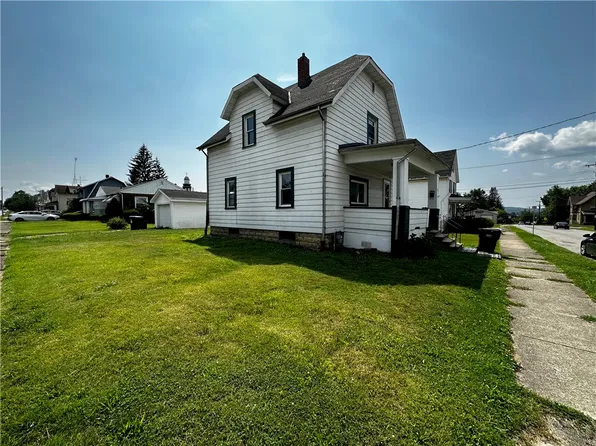 708 E Budd St, Sharon, PA 16146