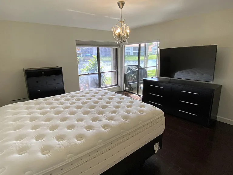 5621 Coach House Cir #D — Photo 29
