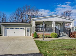 4590 Leytonstone Ave, Clarence, NY 14031