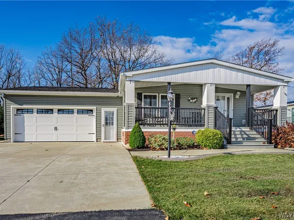 4590 Leytonstone Ave, Clarence, NY 14031