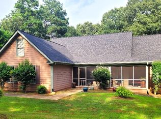 124 Foxdale Dr, Lagrange, GA 30240