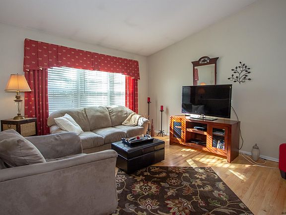 4th image of 25 Grissom Dr