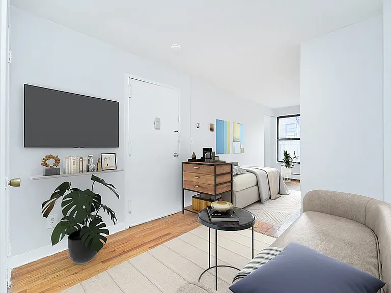 514 W 48th St #5A — Photo 2