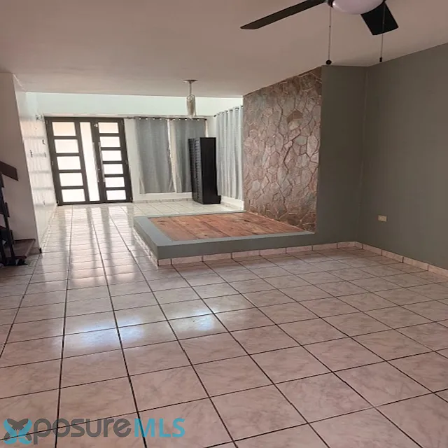 4 bed, 2.5 bath, 1750 sqft, $2,000 — Photo 3