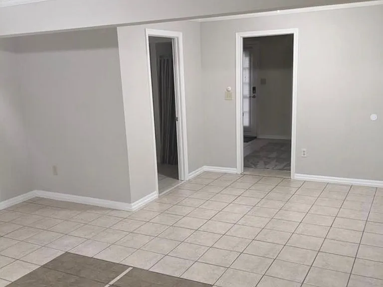 207 Stafford Mews Ln #BASEMENT — Photo 5