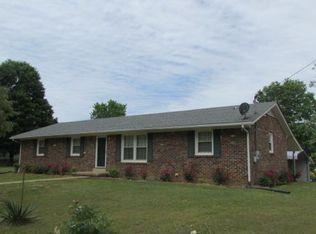 906 Dogwood Dr N, Lawrenceburg, TN 38464