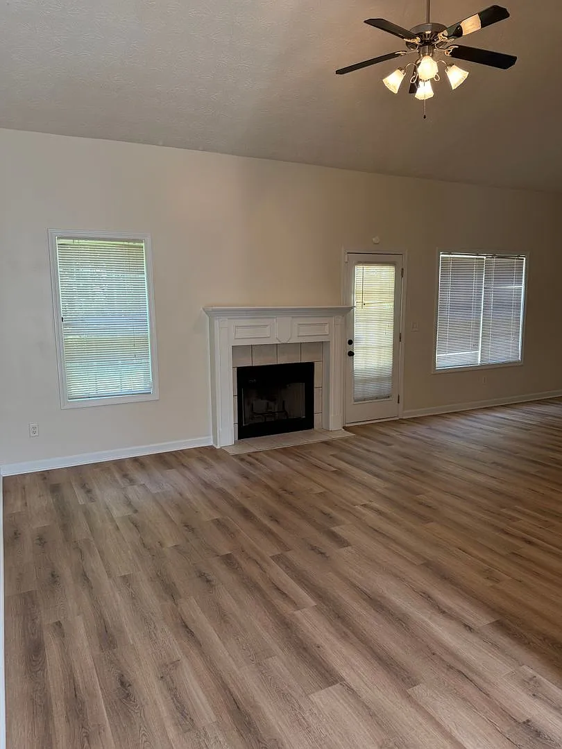 3/2 Ranch New Flooring and Paint — Photo 2