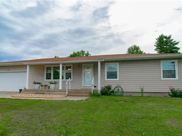 1725 Saint Joseph St, Trenton, MO 64683