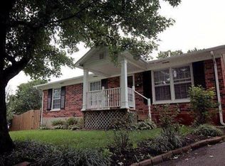 3513 Camelot Dr, Lexington, KY 40517