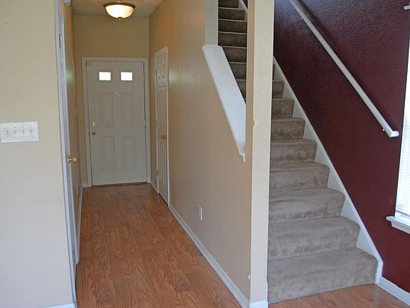 3rd image of 1415 Lake Meadow Dr