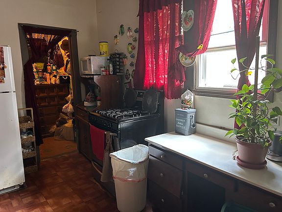 5th image of 4811 S Elizabeth St