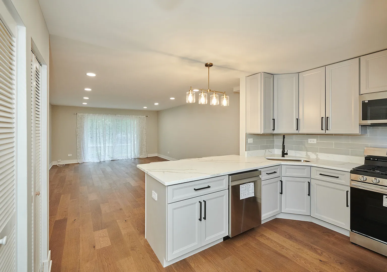 2 bed, 1.5 bath, $2,300 — Photo 3