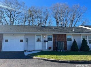 29 Trent Ct UNIT C, Ridge, NY 11961