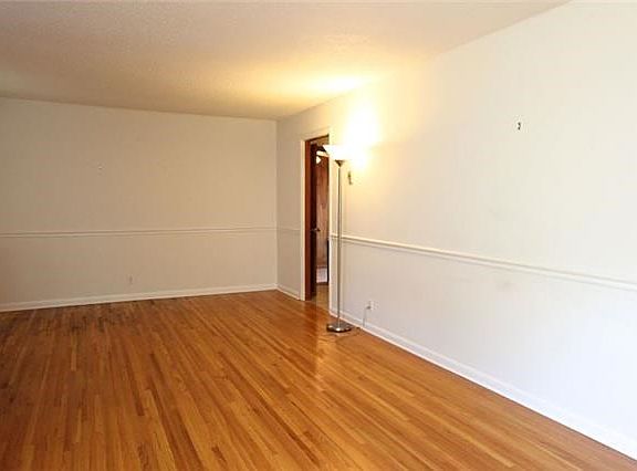 2nd image of 528 Paula Dr