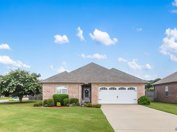 103 Glen Oaks Cir, Glencoe, AL 35905