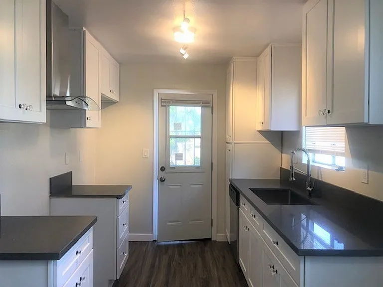 13825 Vanowen St #12 — Photo 4