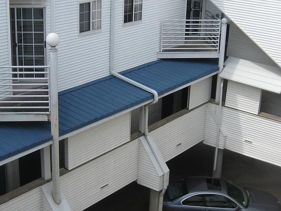 4th image of 714 W Elm St APT 4