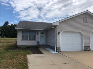 448 Spruce St, Barberton, OH 44203