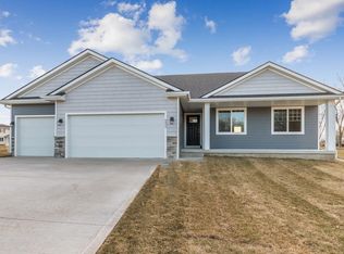 6455 Sunlight Dr, Pleasant Hill, IA 50327
